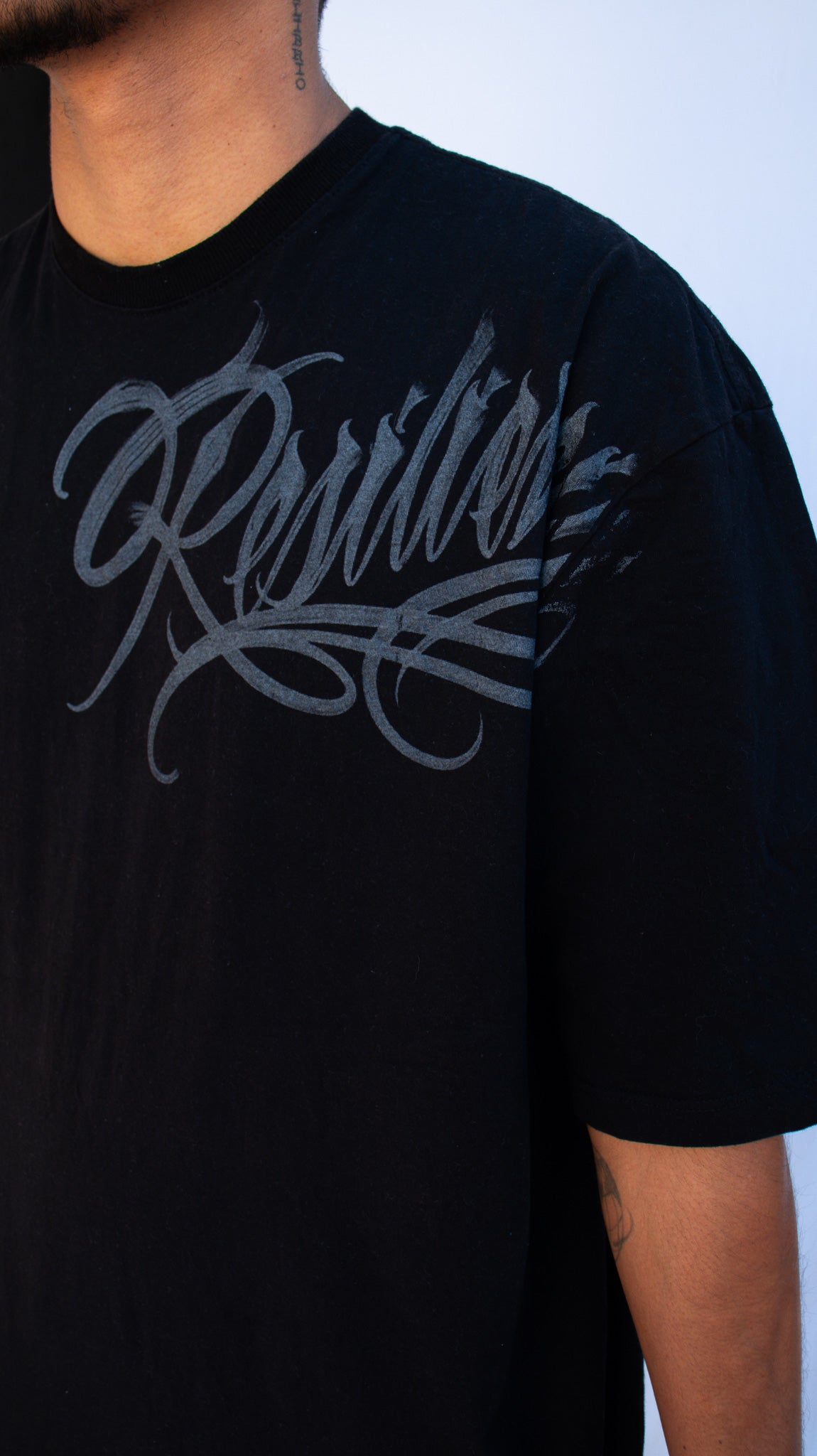 SANTA RESILIÊNCIA - Camiseta Oversized malha premium 100% algodão.