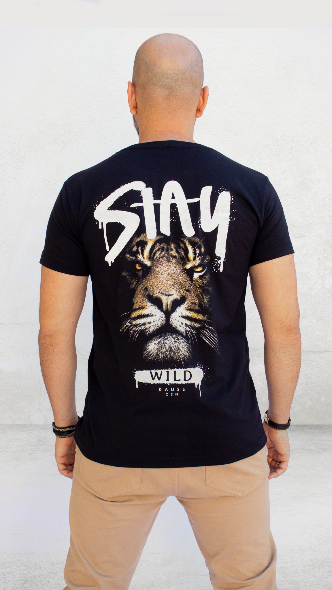 PODER EM FÚRIA- Camiseta casual toque macio, leveza e ótimo caimento.