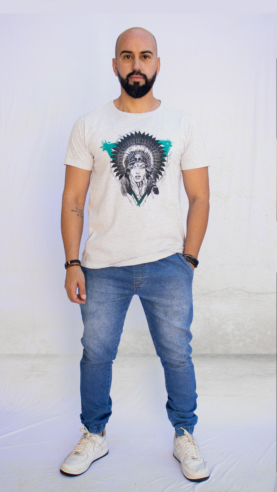 ESPÍRITO LIVRE- Camiseta casual para quem busca praticidade sem abrir mão do estilo.