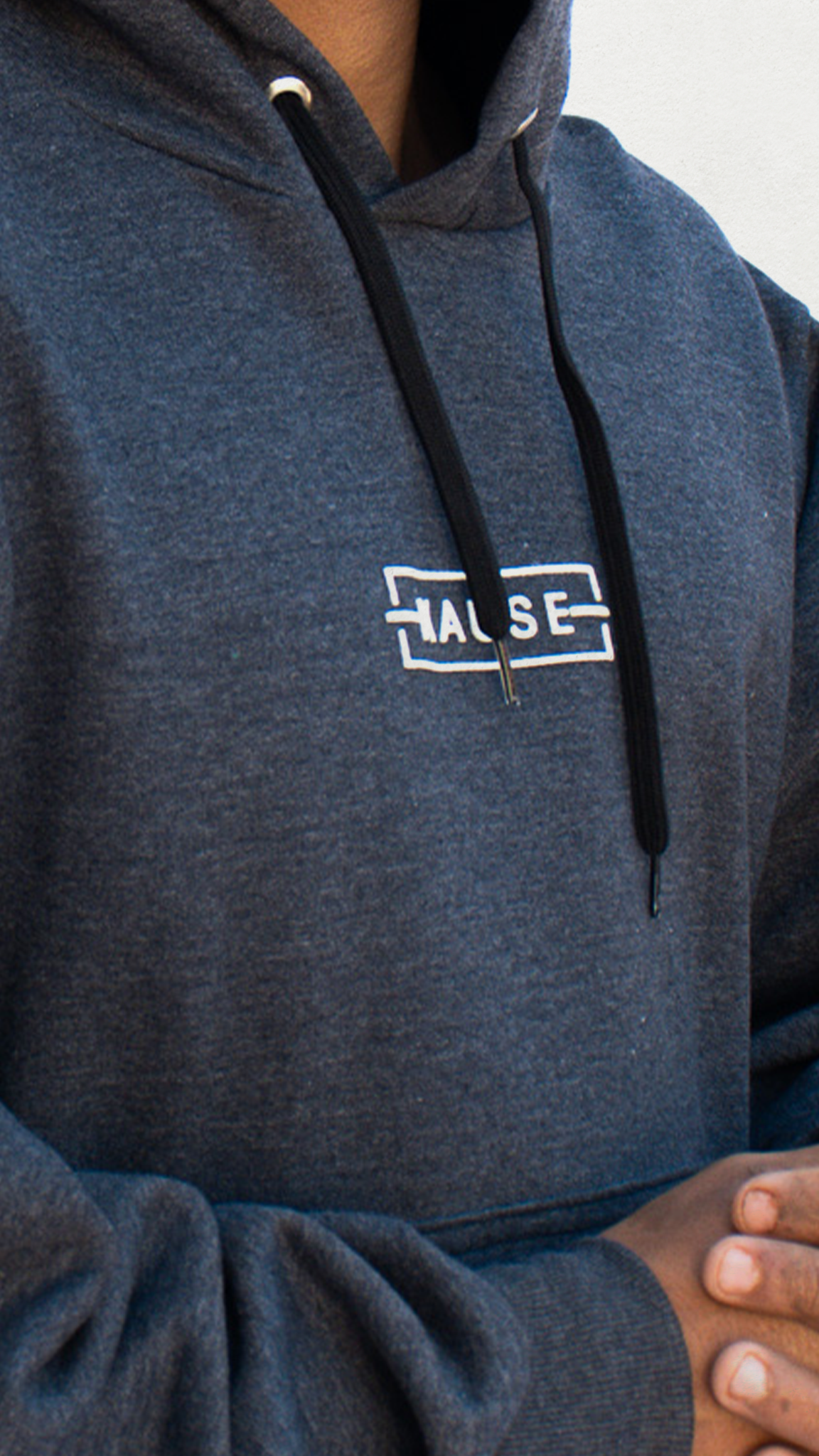 ECLIPSE - Moletom Modelo Canguru  – Conforto e Estilo com Detalhes que Brilham no Escuro.