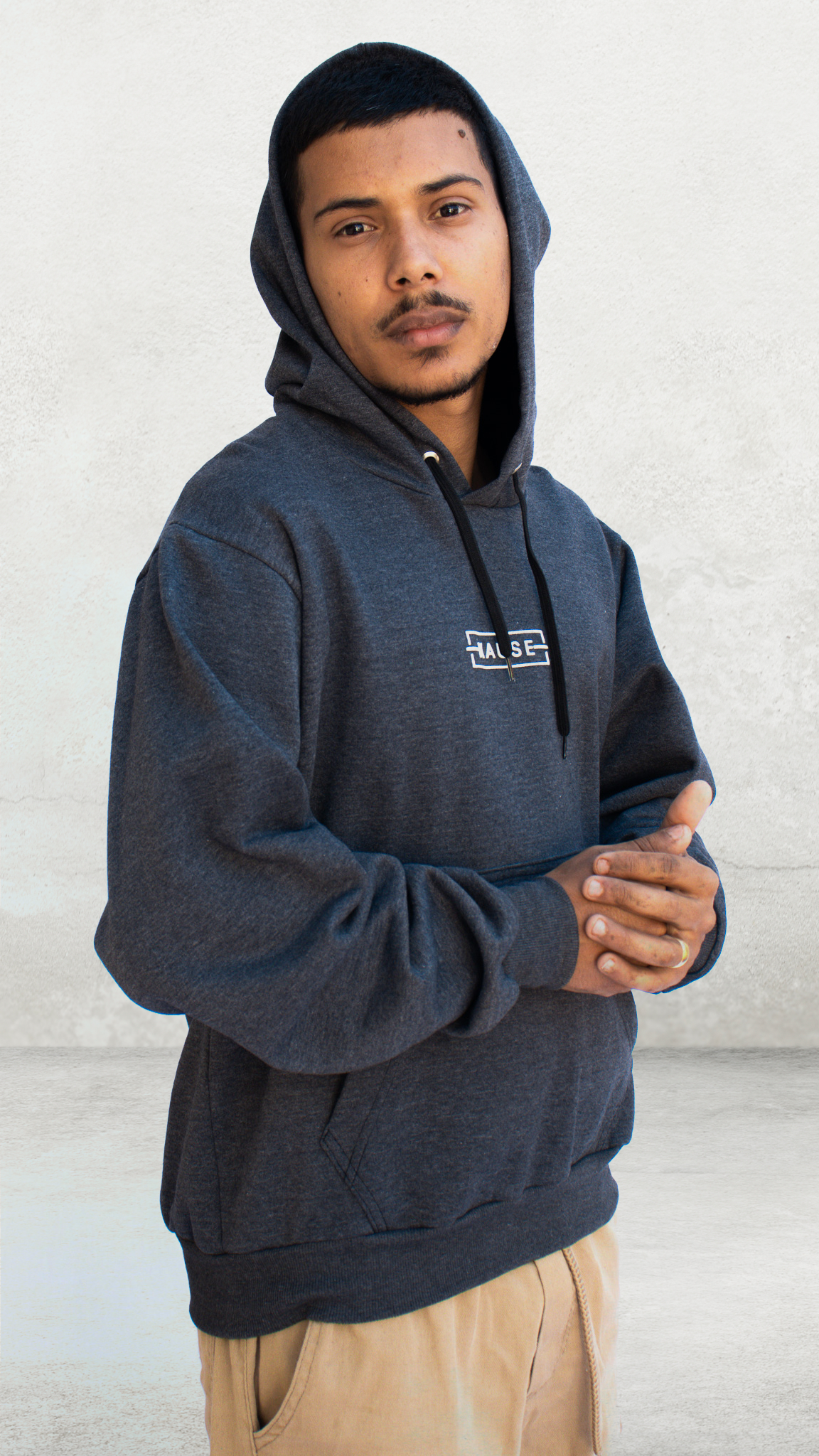 ECLIPSE - Moletom Modelo Canguru  – Conforto e Estilo com Detalhes que Brilham no Escuro.