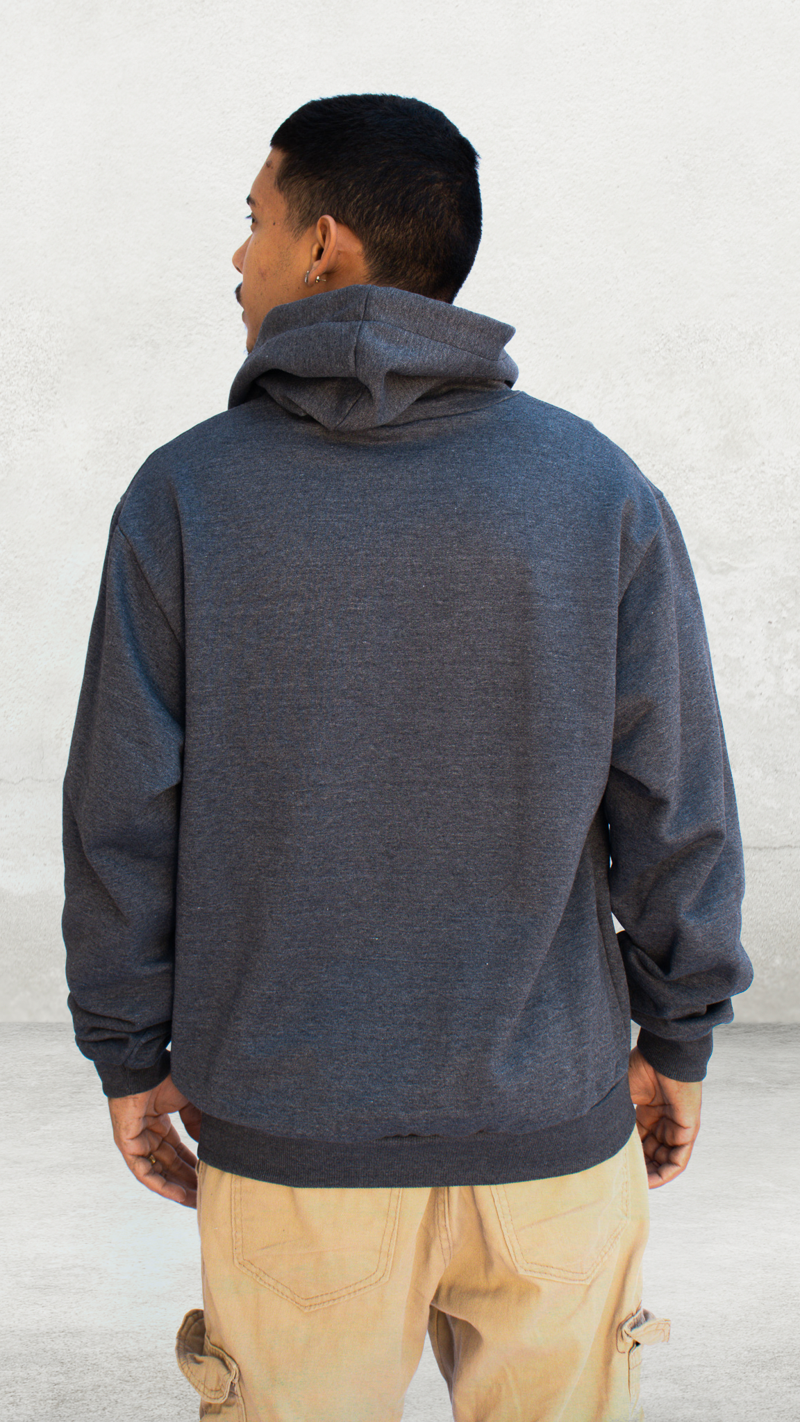 ECLIPSE - Moletom Modelo Canguru  – Conforto e Estilo com Detalhes que Brilham no Escuro.