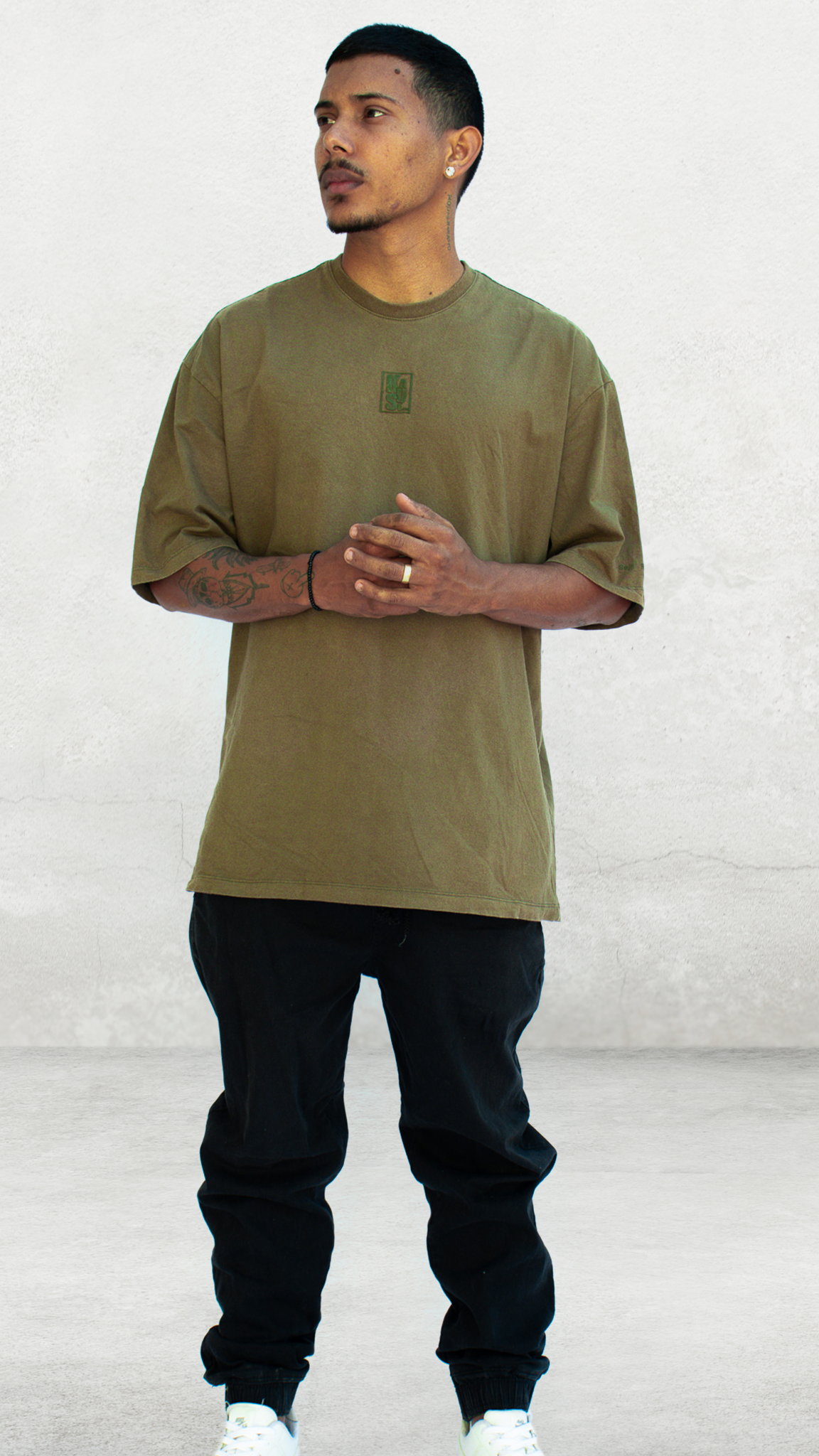 CÓDIGO VERDE- Camiseta Oversized Streetwear. Tecido suave, macio e confortável